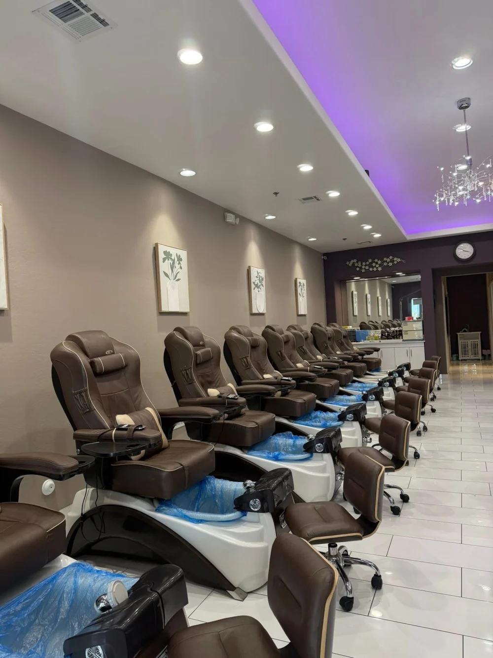 CẦN SANG TIỆM NAIL – VỊ TRÍ ĐẸP (CAVE CREEK - AZ)