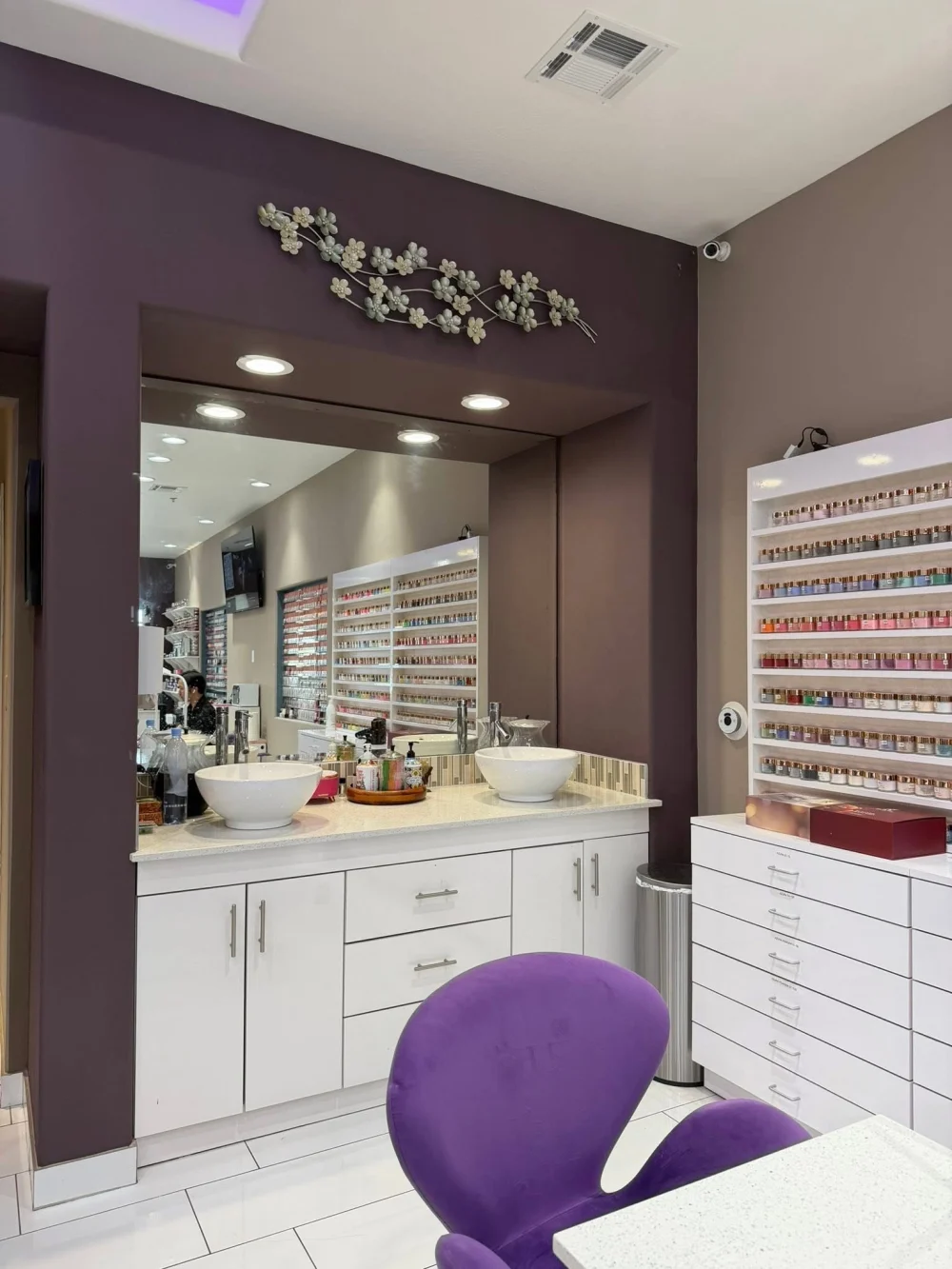 CẦN SANG TIỆM NAIL – VỊ TRÍ ĐẸP (CAVE CREEK - AZ)